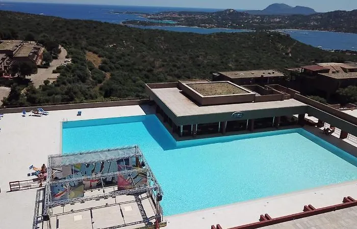 Szálloda Villaggio Club Cugnana Verde 3*